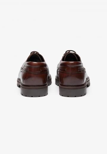 Ботинки на шнуровке