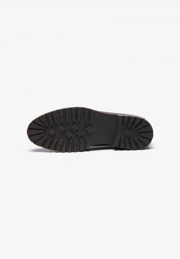 Ботинки на шнуровке