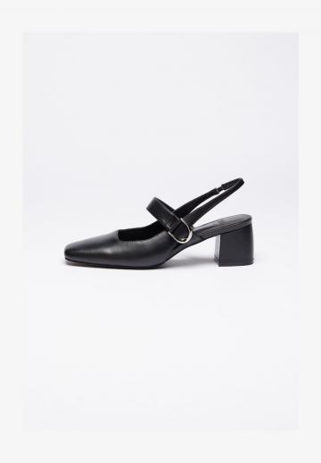 Туфли с ремешком