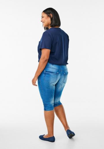 Короткие джинсы