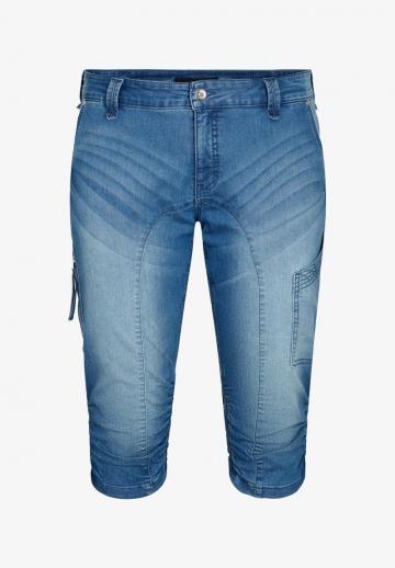 Короткие джинсы