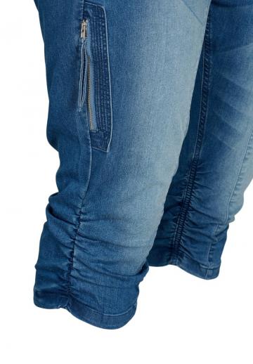 Короткие джинсы