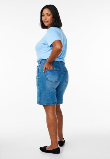 Джинсовые шорты