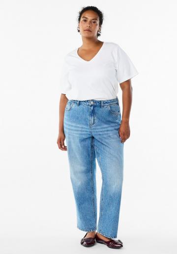 Прямые джинсы