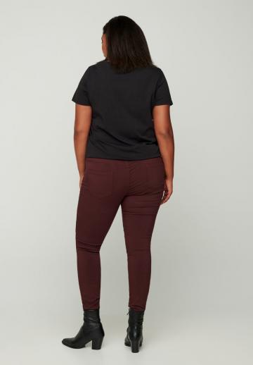 Короткие джинсы