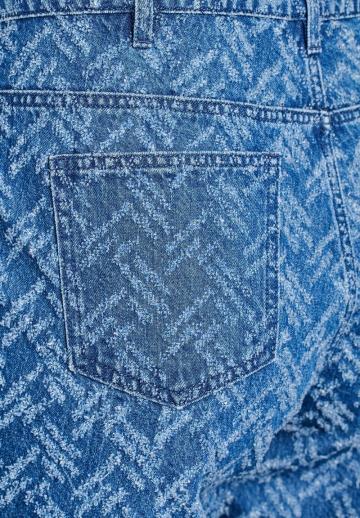 Прямые джинсы