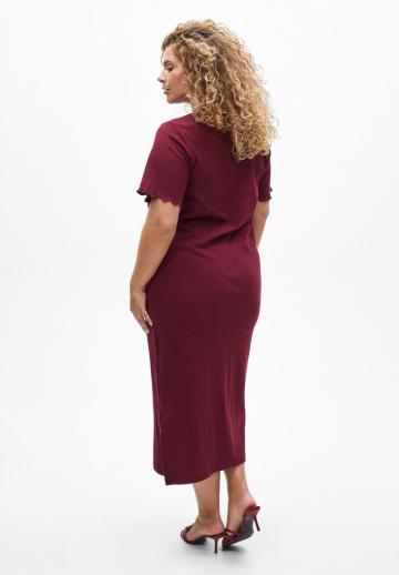 Вязаное платье