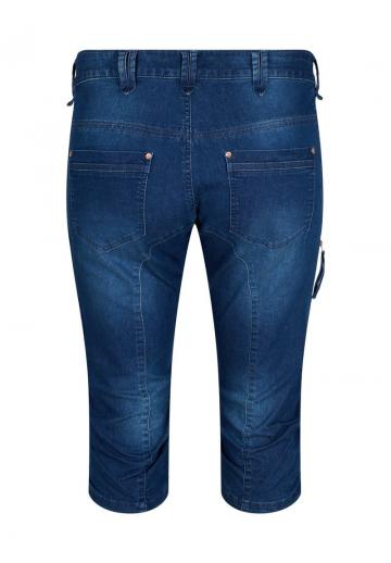 Короткие джинсы