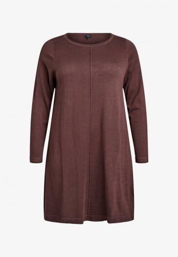 Вязаное платье