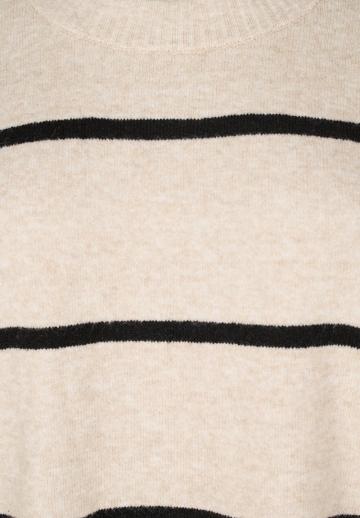 Пуловер в полоску