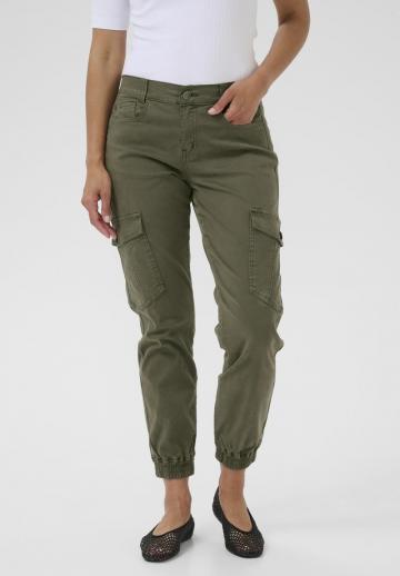 Брюки с накладными карманами