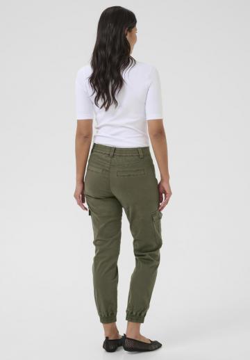 Брюки с накладными карманами