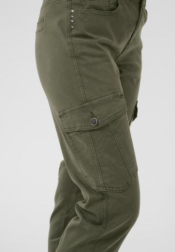 Брюки с накладными карманами