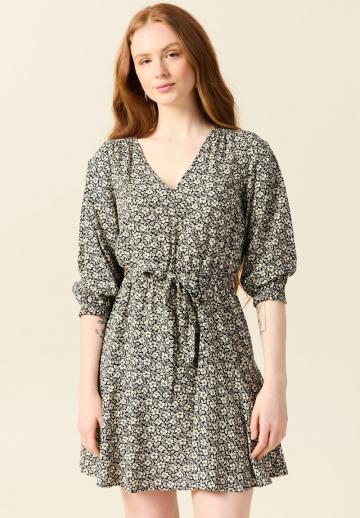 Короткое платье