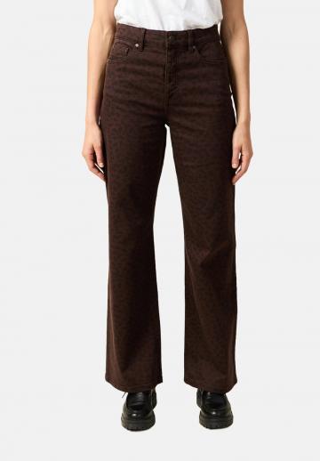 Клешеные джинсы