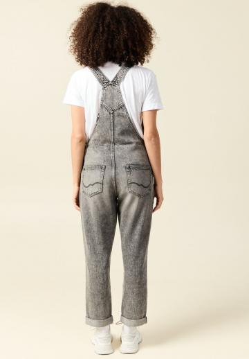 Короткие джинсы