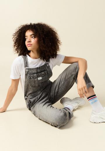 Короткие джинсы