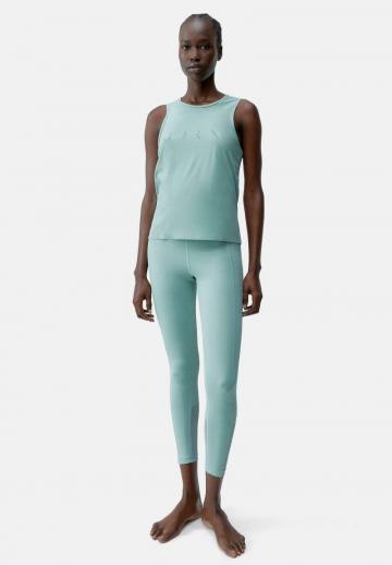 Спортивный топ