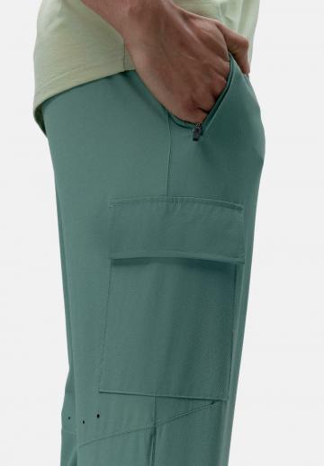 Брюки с накладными карманами