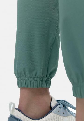 Брюки с накладными карманами