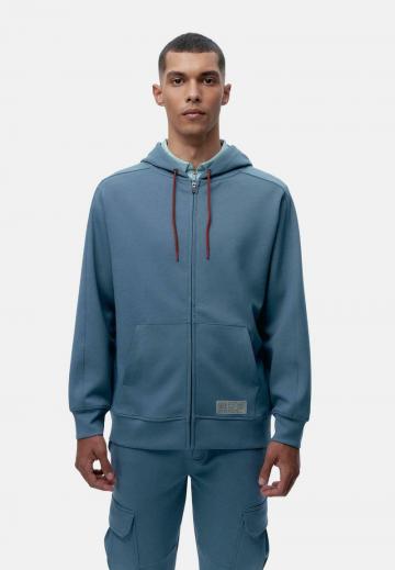 Спортивная кофта