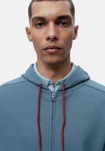 Спортивная кофта