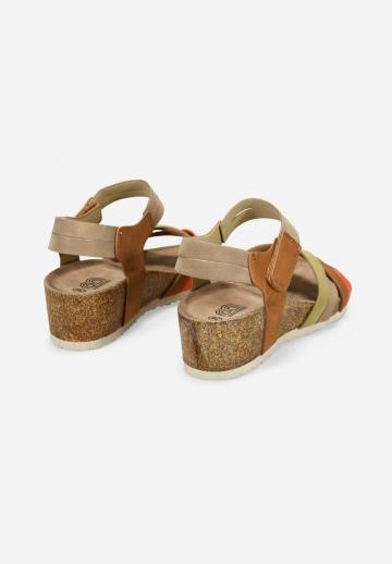 Босоножки на танкетке