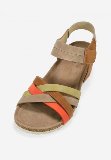 Босоножки на танкетке