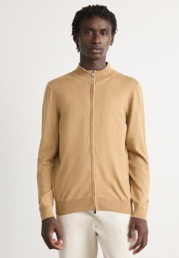 Вязаная кофта