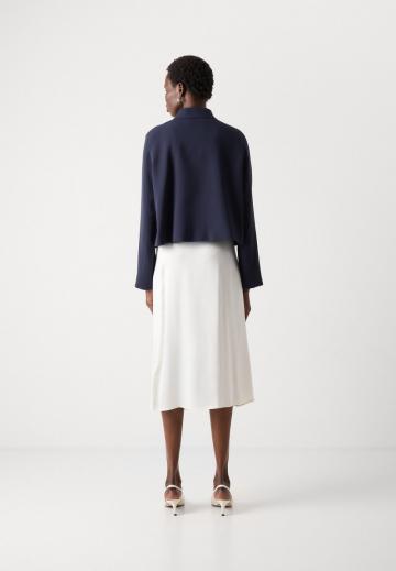 Короткая куртка