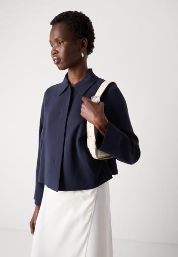 Короткая куртка