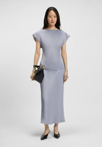 Атласная блузка