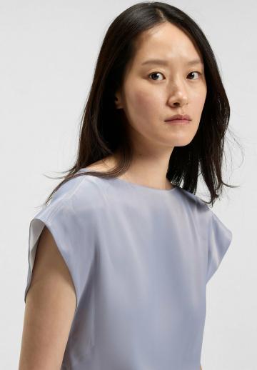 Атласная блузка