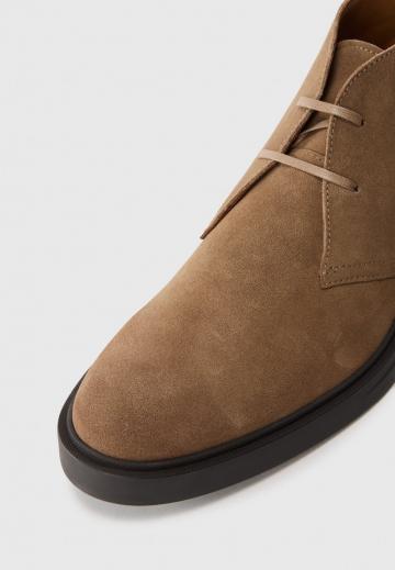 Ботинки на шнуровке