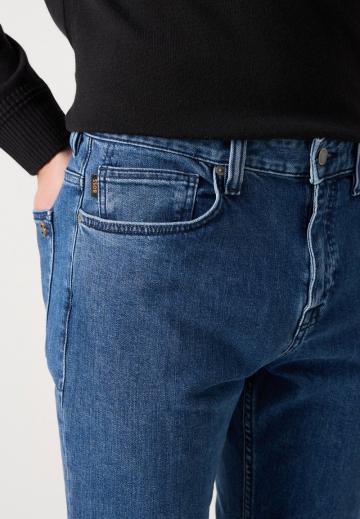 Узкие джинсы