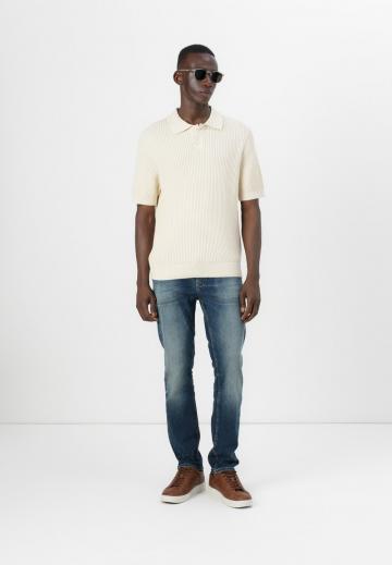 Узкие джинсы