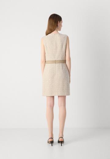 Платье футляр