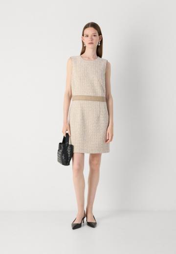 Платье футляр