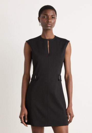 Платье футляр