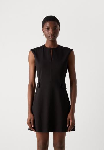 Платье футляр