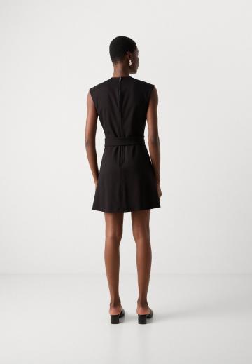 Платье футляр