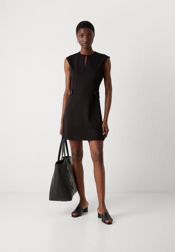 Платье футляр