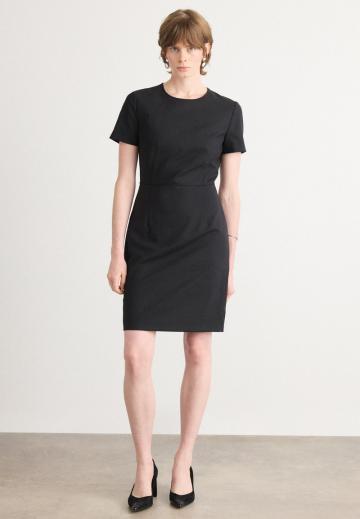 Платье футляр