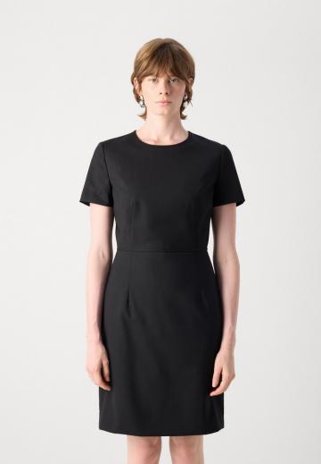 Платье футляр