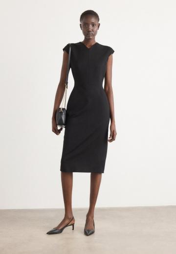 Платье футляр