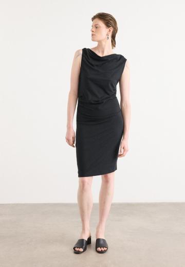 Платье футляр