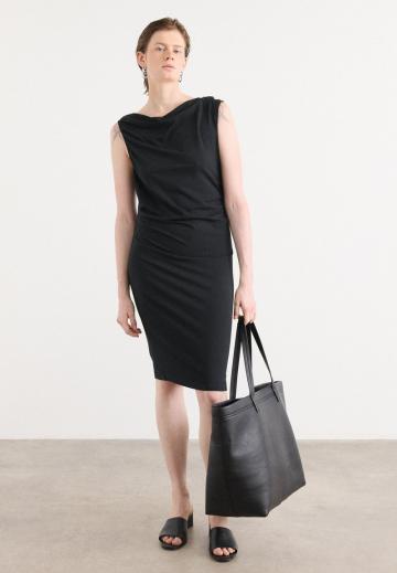 Платье футляр