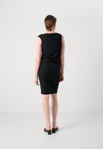 Платье футляр