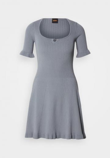 Платье футляр