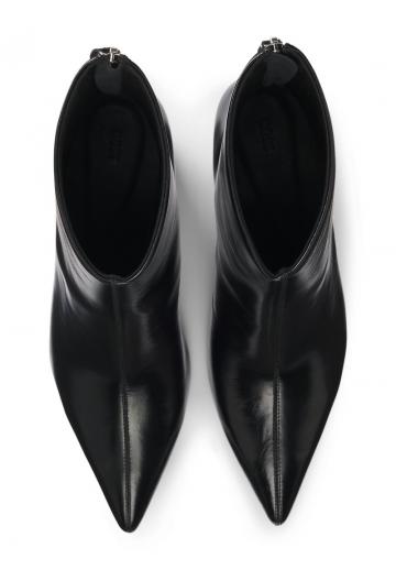 Полусапожки на высоком каблуке